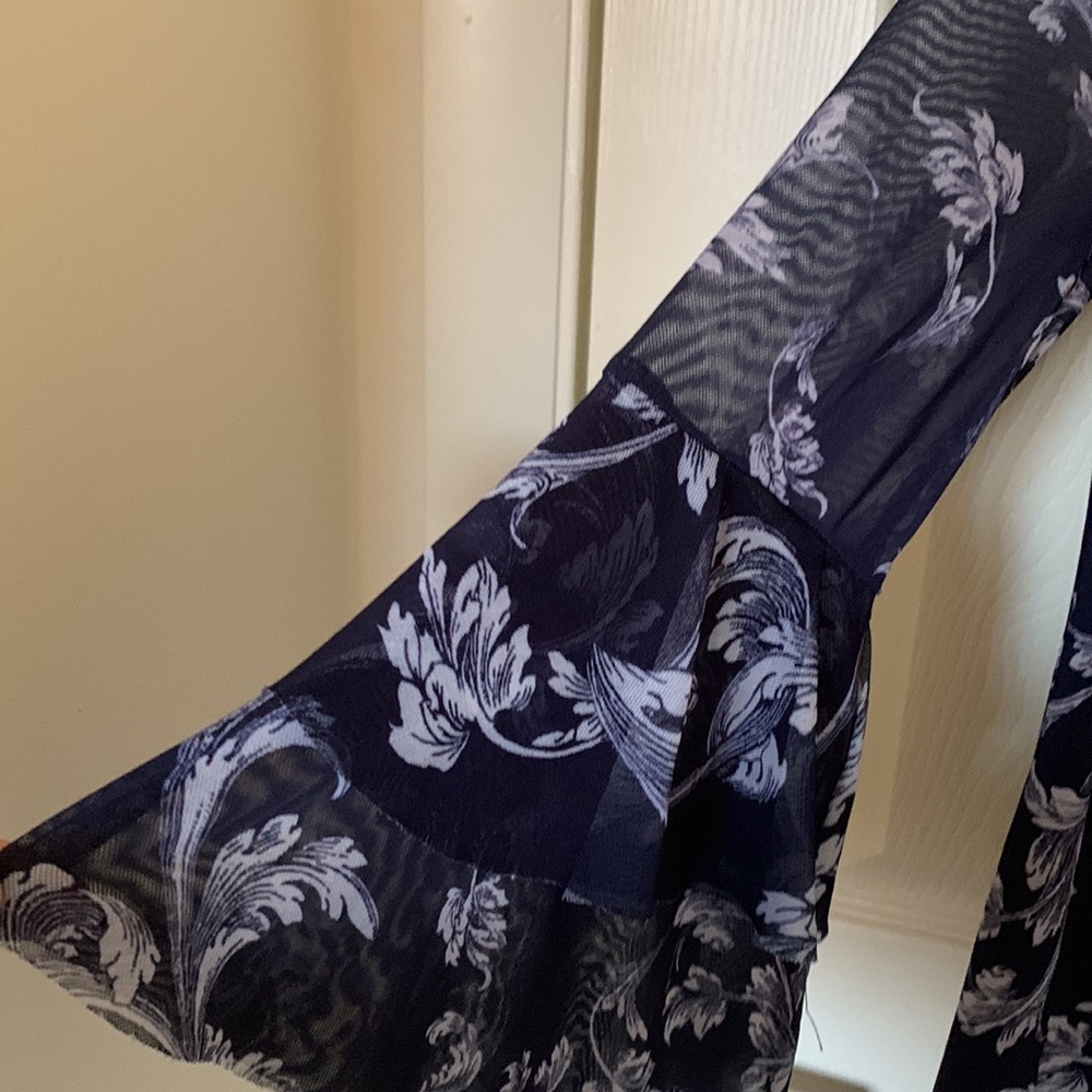 Dress - Picture 3 of 4